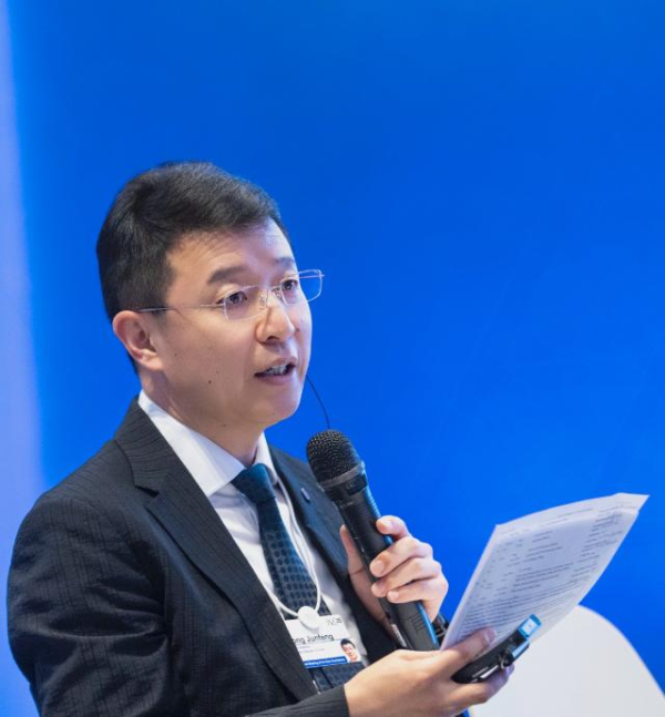 配亿多 AI技术赋能金融服务 中国银联出席2025年夏季达沃斯论坛